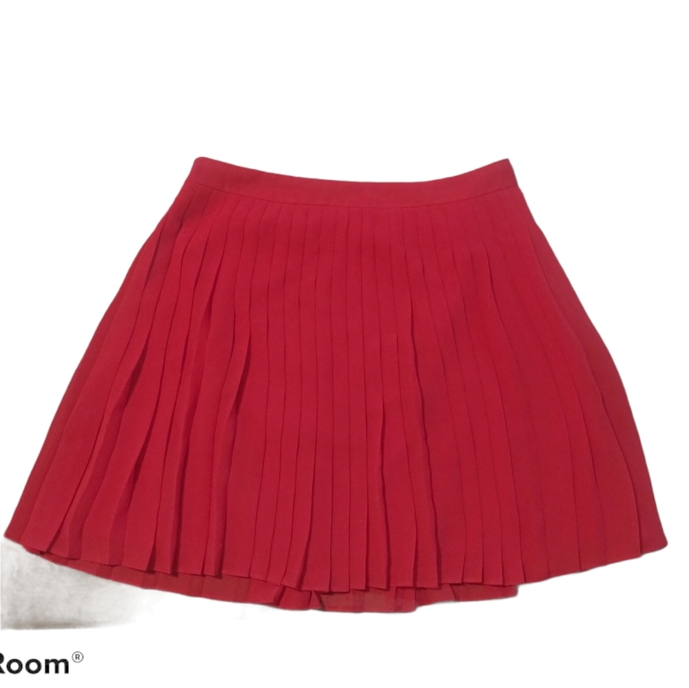 Loft women's size 8 red pleated skirt